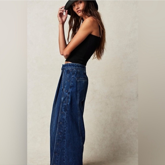 New FREE PEOPLE We The Free Time Warp Wide-Leg Jeans. - Picture 2 of 7
